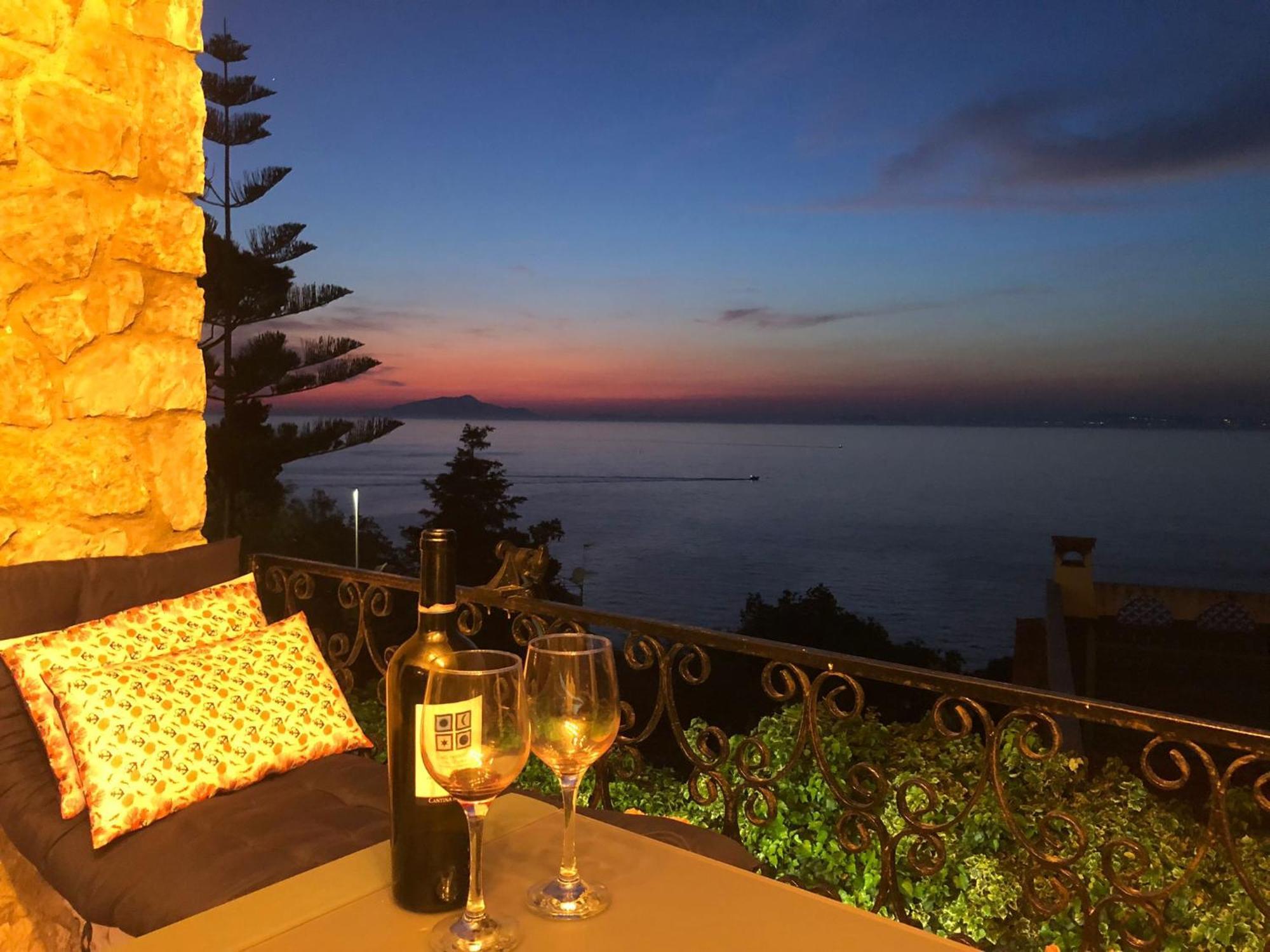Bilocale Panoramico “Lo Sguardo” Apartman Massa Lubrense Kültér fotó